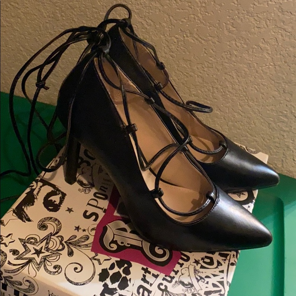 Heels - Picture 4 of 9